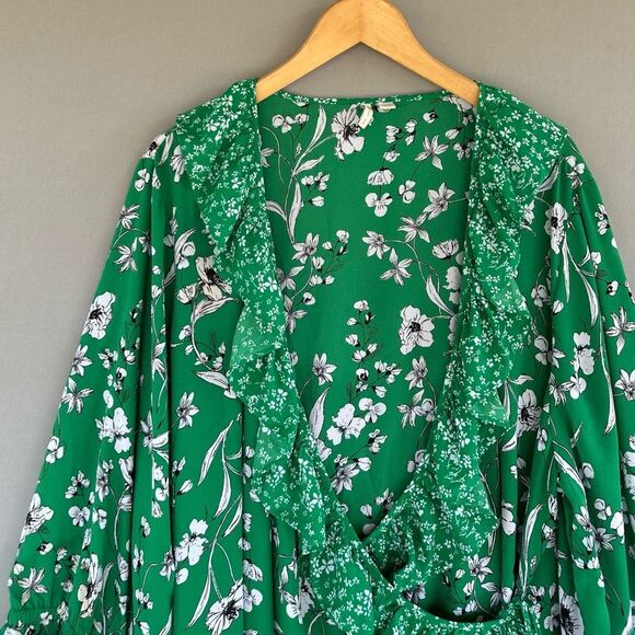 5 for $45 Cato Wrap blouse shirt women’s size 26 - 28 Floral Green - Picture 3 of 7